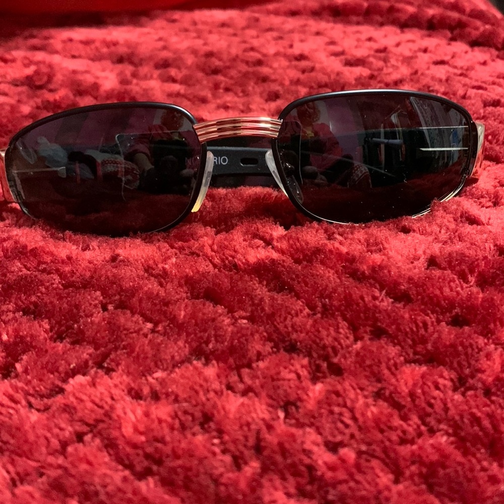 Notorio Occhiali - N142 Men’s sunglasses black / gold rim temple polarized lens